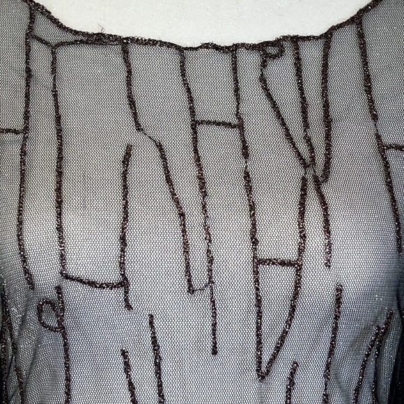 DANIELLA BIZZI SHEARED TOP - Picture 2 of 8